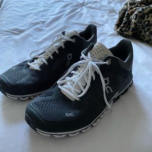 Women’s On Cloud Sneakers